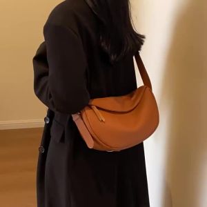 Cross-border high-end first-layer cowhide womens bag fashionable new style genuine leather shoulder bag large-capacity dumpling bag
