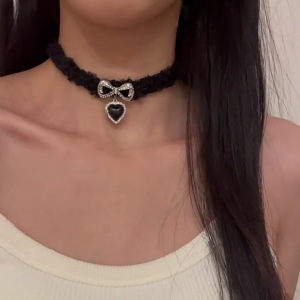 Stylish Bowknot Clavicle Chain Bows Heart Pendant Necklace Choker Plushy Neckchain Handcrafted Choker Accessory