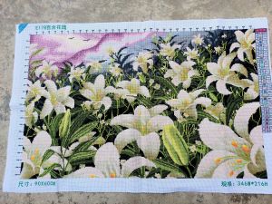 THÊU SẴN Tranh thêu chữ thập Bình hoa ly E178 60*90cm thêu 100%