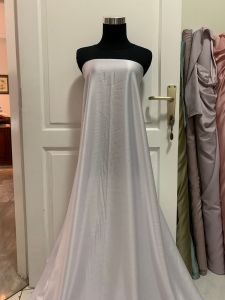 Kain Satin Maxmara Warna Putih Tulang Broken White Bahan Kain Bridesmaids