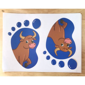 Decal hình bàn chân. Dán cầu thang hành lang trường mầm non