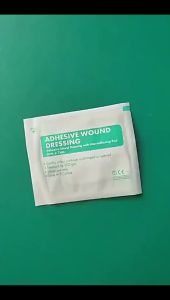 50pcs Adhesive Wound Dressing/Breathable Non-woven First Aid Bandage Pad Plasters Band Aid/Large Adhesive Bandage Non-Woven  Bandage For Wounds 6x7cm.