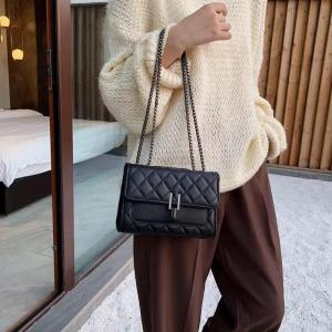 Tas Slingbag Wanita Chelsy Embos - Black