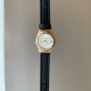 Five-pointed star small dial watch for women suitable for junior and senior high school students simple and elegant versatile and stylish a quartz watch for women