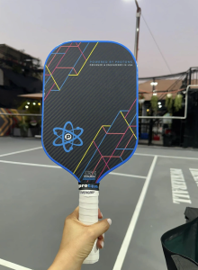 Vợt Pickleball PROTON Series 4 – Mặt Carbon T700 – Chuẩn USAPA – OEM BenPickleball