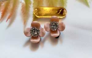 Hijabnur1 - Sepasang Anting Klip Hijab Bunga Kecil Handmade/Anting Jepit Hijab