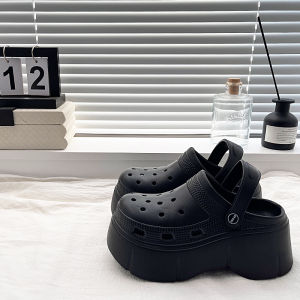 [Free Shipping] 2025 Summer Fashionable And Simple Ins-Style Perforated Sandals Comfortable And Versatile Casual Thick-Soled Slippers For Petite Women