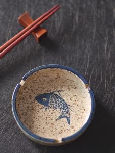 Sacesr Chinese Style Fish Picture Retro Ceramics Ashtray Fashionable Ashtray for Home Living Room Q3P9R