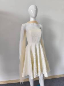 ชุดเดรสเกาะอกกระโปรงย้วย พร้อมผ้าพันคอ