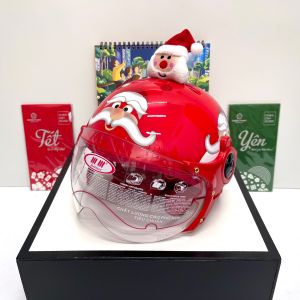 Mũ Bảo Hiểm Cho Bé In Hình Ông Già NOEL Tài Lộc May Mắn/Bé Từ 2 Tuổi -6 Tuổi .
