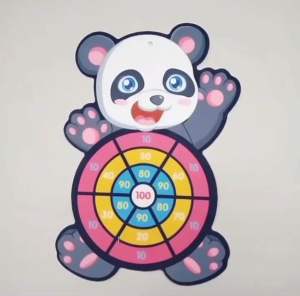 แผ่นปาเป้าพร้อมลูกบอลสามลูก และที่แขวนติดผนัง