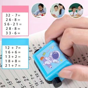 FUTUI เด็กๆ นอกจาก อุปกรณ์สำหรับครู ดิวิชั่น ภายใน100 แสตมป์เลขคณิต คณิตศาสตร์คำนวณ ลูกกลิ้งฝึกคณิตศาสตร์ หมายเลขแสตมป์กลิ้ง