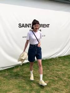 IELGY dark blue straight five points high waist loose denim shorts for women