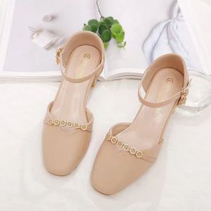 One Shoes รองเท้าแตะหัวแหลมหนังแท้สไตล์ใหม่สำหรับผู้หญิง หัวเข็มขัดสายเดี่ยว กระเป๋าหน้าเหลี่ยม ส้นหนา ส้นกลาง มีกระโปรง