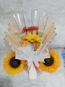 ช่อดอกไม้ ทานตะวัน ปัจฉิม วาเวนไทน์ ช่อธนบัตร5ใบ ช่อเปล่า ช่อเอนกประสงค์