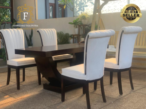 meja makan kayu  jati 4kursi