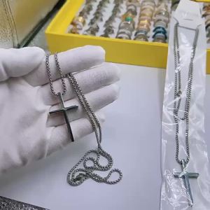 2025  Trang sức thép không gỉ bán chạy xuyên biên giới dây chuyền thép titan hình chữ thập cho nam phụ kiện thời trang cá tính hip-hop đa năng DKK