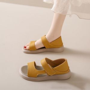 รองเท้าแตะหัวกลมแบนฤดูร้อน ชุดสองชิ้นที่สวมใส่สบาย รองเท้าแตะนักเรียนกลางแจ้งสีย้อนยุคสำหรับผู้หญิง ส่งเร็วพิเศษ