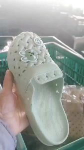 WomenS Clog Sandals Korean Version New Cute Closed-Toe Slippers For Summer Outdoor Use Home Use Nurse Style Cute Slippers For Girls