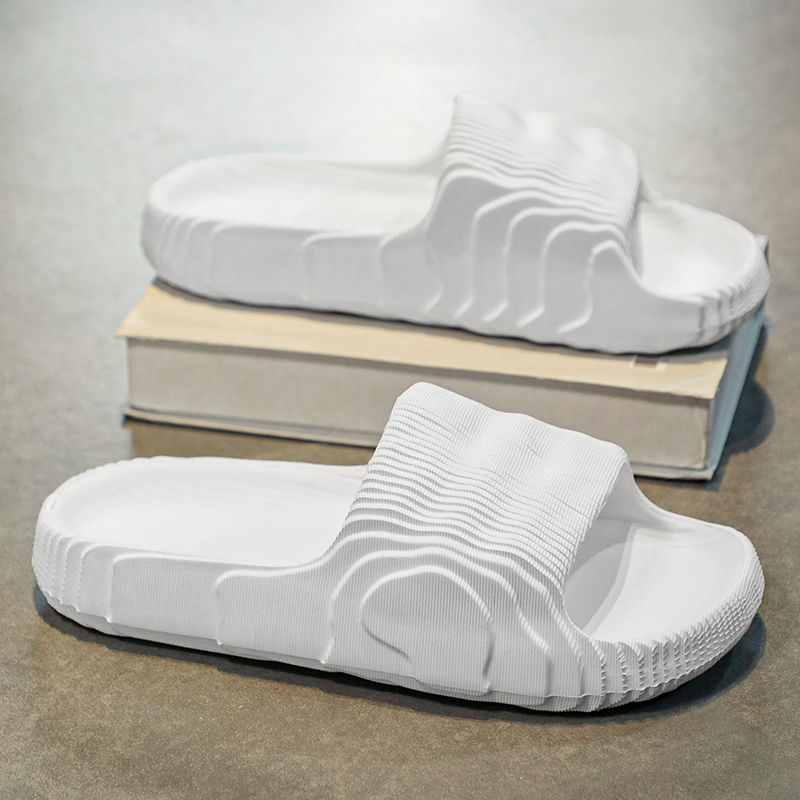 Nuove ciabatte di tendenza per uomo e donna, con suola morbida, impermeabili e antiscivolo, perfette per la spiaggia e il mare.
_voghion.com