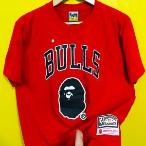 T Shirt Merah BAPE A BHATING APE X Bulls Oversize L XL (USA) ABAPE1XB