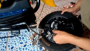 ผ้าเบรคหลังรถจักรยานไฟฟ้าขนาดล้อ 14 นิ้ว