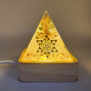(SG Seller Ready Stocks) Wealth Gathering Pyramid Ornament with Light Base Height about 5cm 金字塔巨吸财摆件带灯座 高5厘米
