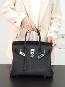 2026 New Model Genuine Leather Womens Handbag with Lychee Pattern Minimalist Square Bag with Lock Handbag Shoulder Bag Crossbody Bag Versatile for Travel Large Capacity