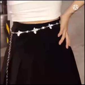 Thắt lưng sợi xích sang chảnh phối bướm kim tuyến Dây xích eo thắt váy áo nữ kim loại ( Hàng loại 1)