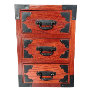 ลิ้นชักเก็บของ3ชั้น งานไม้ญี่ปุ่นมือสองงานสวย ขนาด13.5x15x19.5ซม. มีรอยเล็กน้อยตามในภาพและวีดิโอ