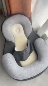 หมอนรองให้นมลูก หมอนป้องกันการล้น หมอนให้นมพร้อมสายรัดนิรภัย เบาะรองให้นมลูกแบบลิ่ม (สีเทา)