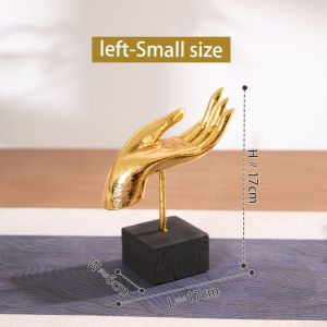 มือสีทองทำจากต้นสัก ตั้งบนฐาน ของประดับ ห้องรับแขก วัด รีสอร์ท โรงแรม ทองคำเปลว แต่งบ้าน มือทอง มือพระ มือปิดทอง