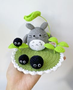 Crochet Totoro Doll DecorTotoro Cartoon Cellphone SupporterHandmade Desktop Holder Portable Tablet Phone Stand SupportGift for Miyazaki Spirited Away fans