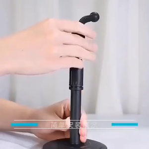 Hỗ trợ micrô giá đỡ xô micrô màu đen với điều chỉnh chiều cao dễ dàng để tăng cường ghi âm và phát sóng