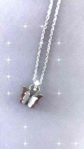 สร้อยคอแฟชั่นจี้วงกลมล้อมเพชรห้อยผีเสื้อ ยาว 44 CM