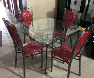 Meja Makan Set Besi Minimalis Belgia 4 Kursi