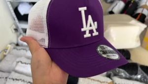 Mũ New Era New La NY màu đen và trắng mũ bóng chày của các đội Yankees và Dodgers.