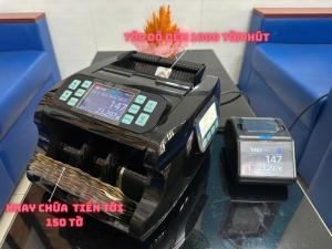 Hoshico Máy Đếm Tiền 888 Công Nghệ Nhật Bản Tốc Độ 1000 Tờ/Phút Nhận Diện Tiền Giả CIS Hiển Thị 3 Màn Hình LCD Bảo Hành 24 Tháng