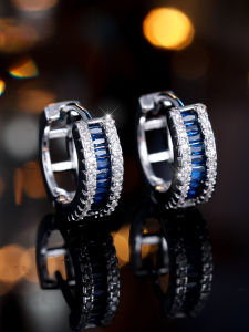 ยุโรปและอเมริกาข้ามพรมแดนต่างหูขายร้อนแฟชั่นกลวงวงกลมหัวเข็มขัดหูผู้หญิงสไตล์ Ins แสงหรูหราสีต่างหูสมบัติขายส่ง