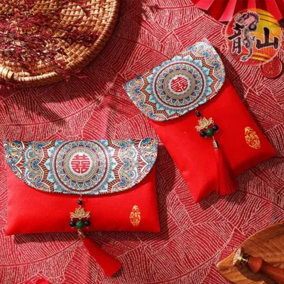 红包 WEDDING/ CNY SILK FABRIC RED PACKET ANGPAO Big Offer❗❗高档精美绸缎布艺 红包袋 利是封 红包 / 结婚 新年 利是 红包 神- 龍山