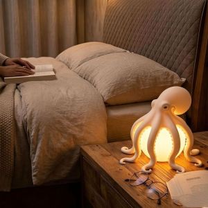 MEZCJ Creative Octopus Desk Lamp Sculpture Cute Shape Halloween Party Decor Thoughtful Gift Compact Size Home Decor Halloween Parties