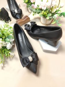 Ivory Sepatu Wanita Hak Pendek 4cm Pita Elegant IV5-PR1018 Hitam