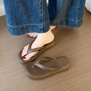 [Free Shipping] Versatile simple style flat flip-flops for students comfortable for outdoor wear vacation beach sandals for women in summer