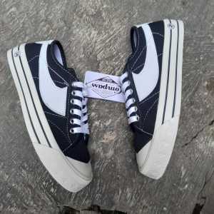 Sneakers Compass Retrograde Low Black White Termurah Dan Terbaru