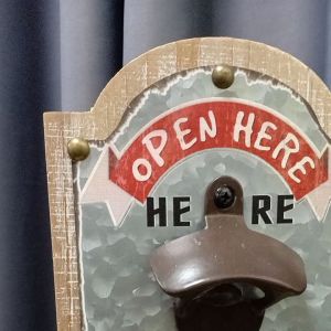 ที่เปิดขวดแขวนผนัง