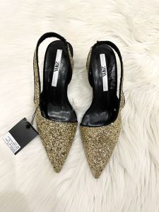 Sepatu Heels Wanita Gold ZR: Desain Elegan & Cocok Untuk Kerja