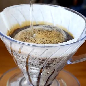 HiCoo ดริปเปอร์ V60 พลาสติก แท้จากญี่ปุ่น 1-4 ถ้วย V60 Plastic Dripper C005")