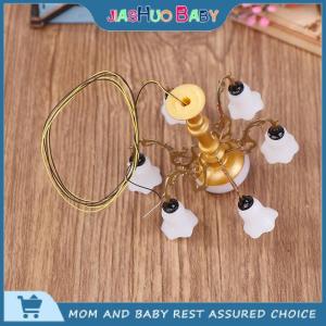 JiaShuo Baby Toy โคมไฟเพดานบ้านตุ๊กตาขนาดเล็กโคมไฟตั้งโต๊ะไฟ LED ขนาดเล็กของตกแต่งบ้านตุ๊กตาเฟอร์นิเจอร์ของเล่นสามารถให้ความสว่างได้