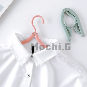 ไม้แขวนเสื้อ ไม้แขวนเสื้อพับได้ / Homequality shop / ไม้แขวนผ้า ขนาดพกพา ประหยัดพื้นที่ มีให้เลือก 4 สี พร้อมส่งในไทย