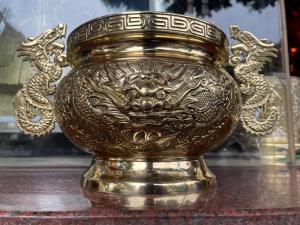 Bát hương tai rồng bằng đồng màu vàng đk 25cm cao 25cm nặng 5kg